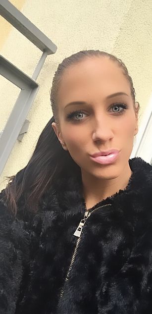 Model - SofiaBb curvy