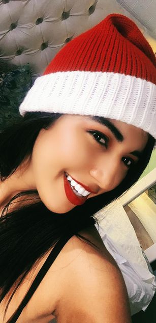 Model - Chloe22 curvy