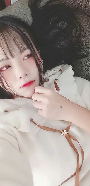 Model - Yiyi highheels