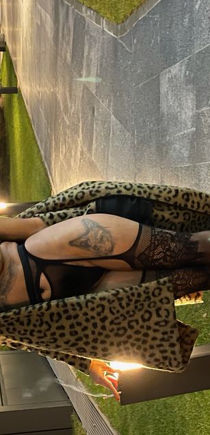 Model - Sarahparrker feet