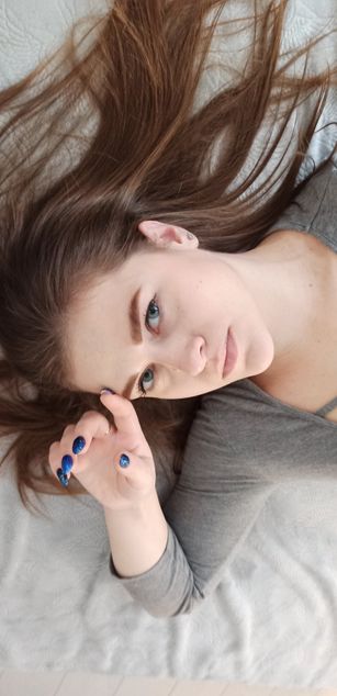 Model - VikaSexWife dildo