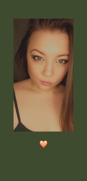 Model - Vikitty striptease