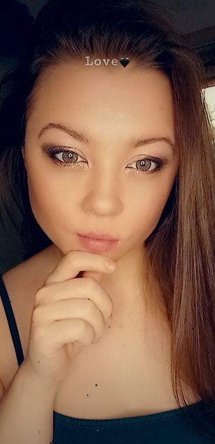 Model - Vikitty striptease