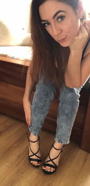 Model - arie_love curvy