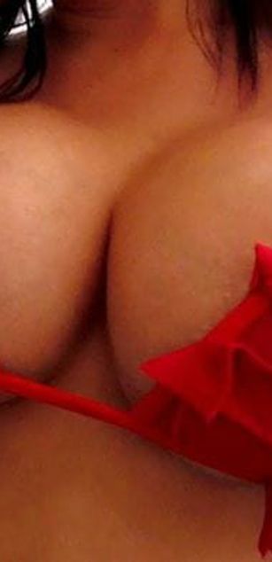 Model - Cristal June feet