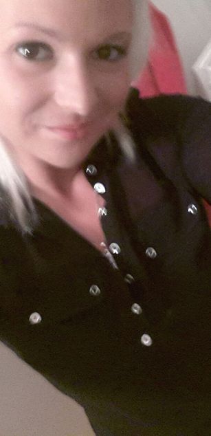 Model - Bella Moore 2