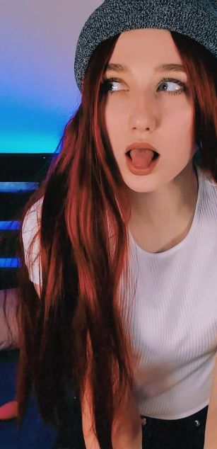 Model - MissLilyy pussy