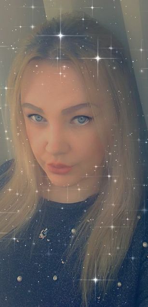 Model - Kristy curvy