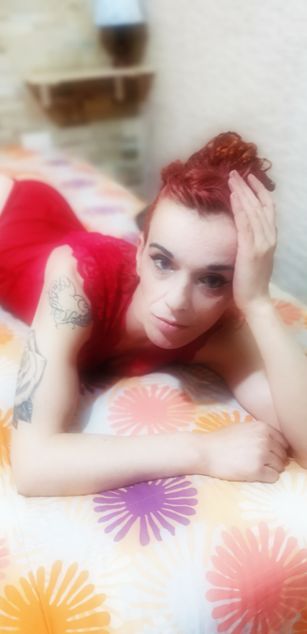 Model - Hotsimona oral