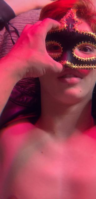 Model - The Devils Advocate english