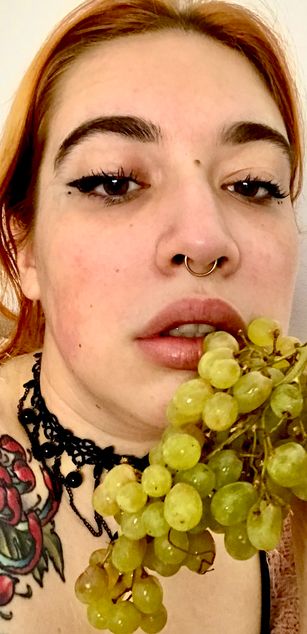 Model - Jenny Ellison striptease