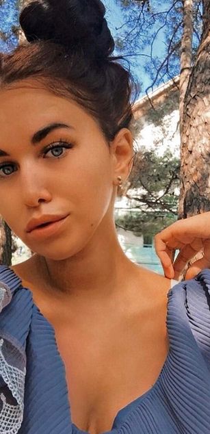 Model - AnitaBrownn blueeyes