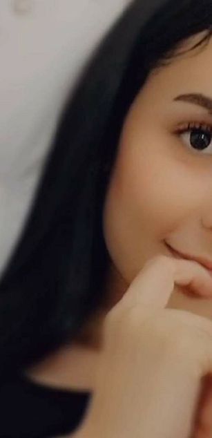 Model - Nathaly White latina