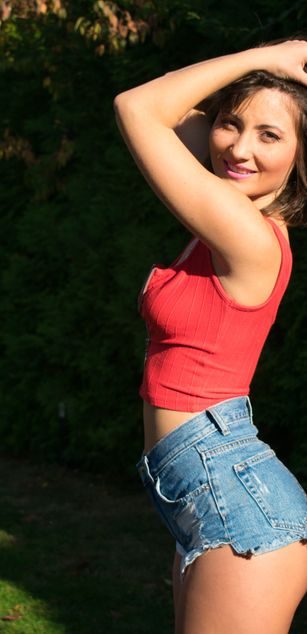 Model - SarraJoy sexy