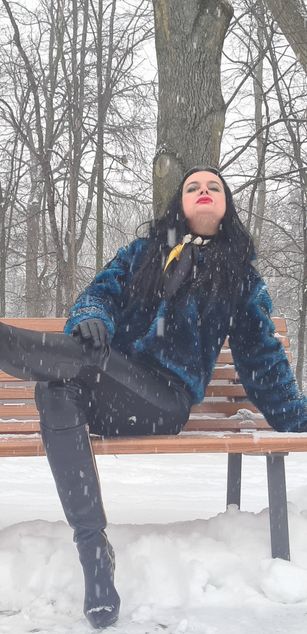 Model - Dominatrix Dinah sexy