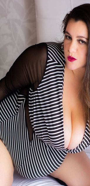 Model - Catalina bigboobs