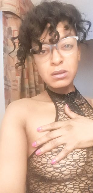 Model - Macita Kalena blowjob