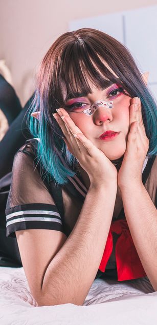 Model - Haru Lee striptease