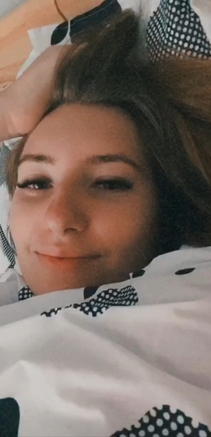 Model - CuteDevil fetish