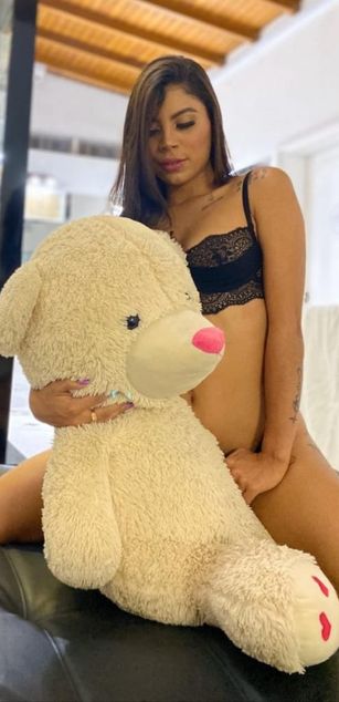Model - Kim_Diamonds dildo