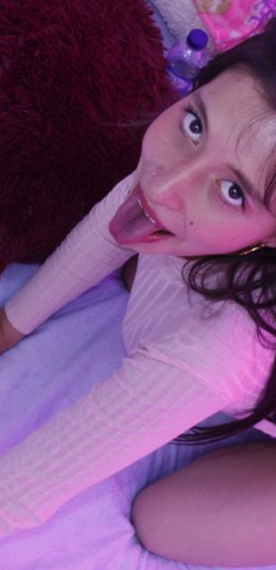 Model - Amalia Evans dildo