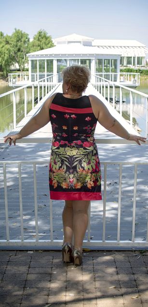 Model - ElisabethBeth27 shavedpussy