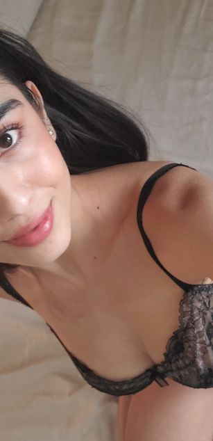 Model - Ava Gabriel hairy