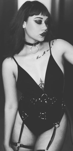 Model - VICTORIA_R98 hairy