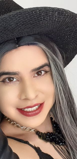 Model - Camila Carrington dominatrix