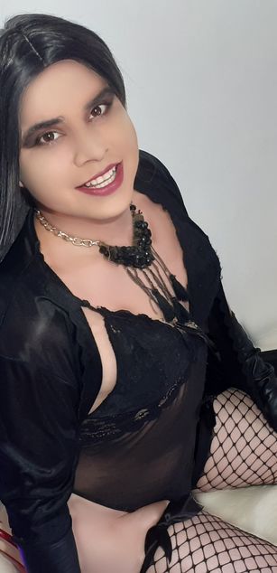 Model - Camila Carrington dominatrix