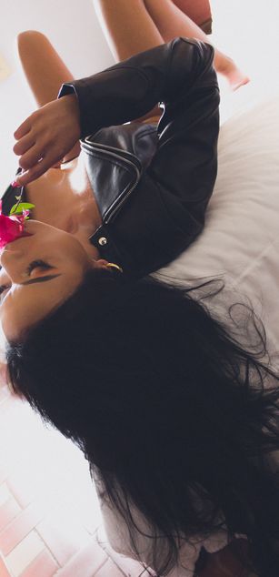 Model - Catalina Lopez bigboobs