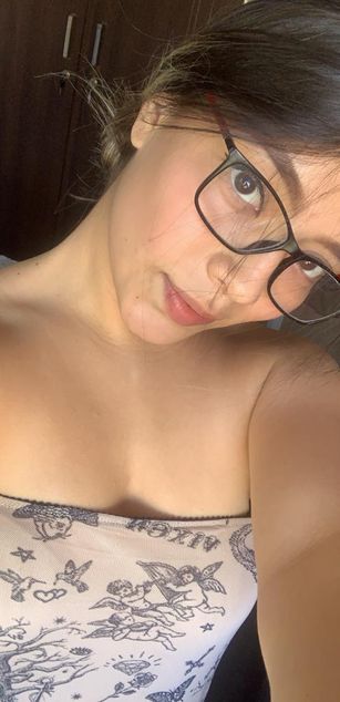 Model - Valeria-Smith sex