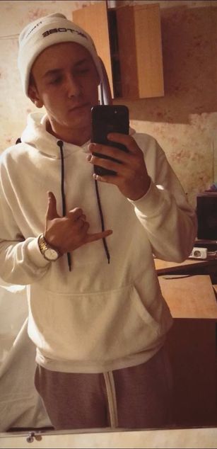 Model - konstantinus love