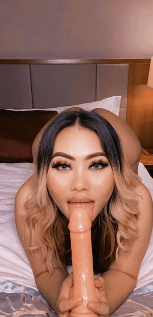 Model - Asian Anal Queen deepthroat