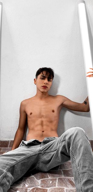 Model - Taylor Cameron ass