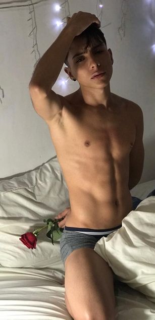 Model - Taylor Cameron ass