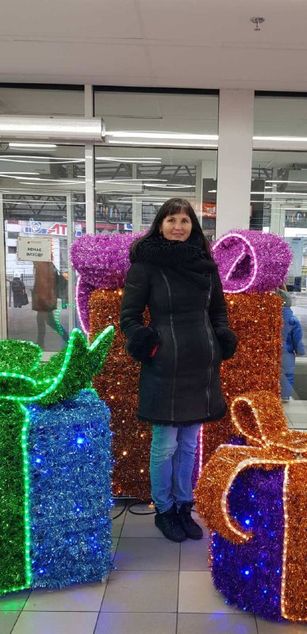 Model - Soo Sweet brunette