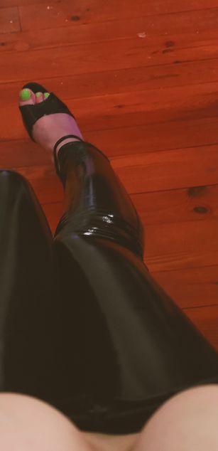 Model - Donttellurwife curvy