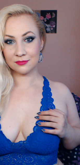 Model - Miss Lexy Gold fetish