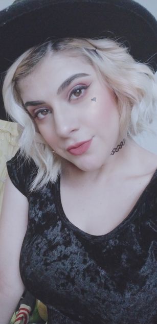 Model - Miss_Bianca nerd