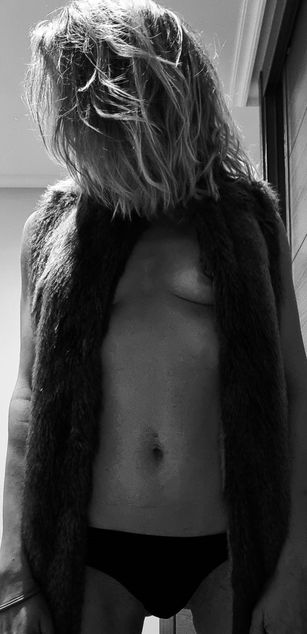 Model - Samy orgasmo