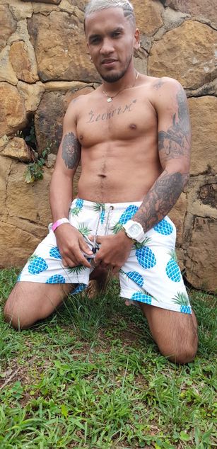 Model - musclecockm cum