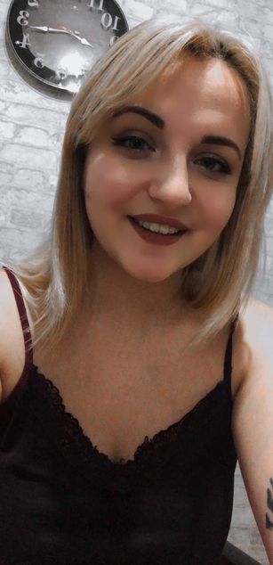 Model - VladaTender dirtytalk