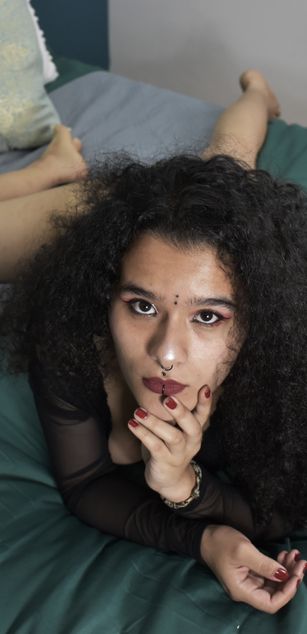 Model - Lilith_Colins dildo