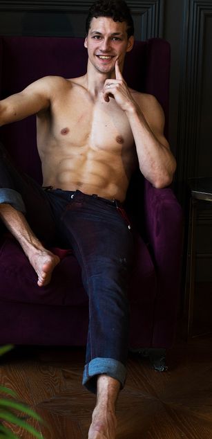 Model - Dirty Pothos striptease