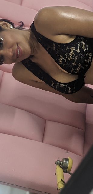 Model - SKARLET bigboobs