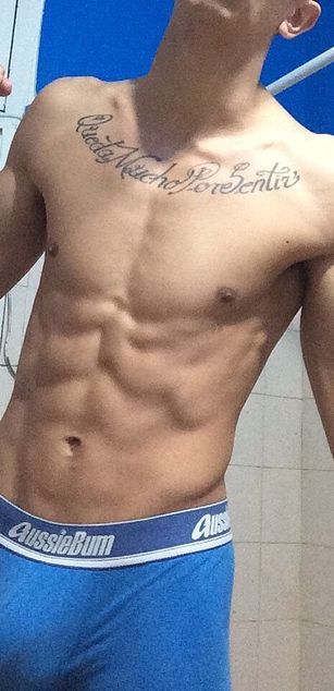 Model - Alan Do Oro bareback