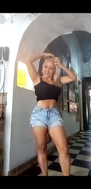 Model - SOPHIA xxx rubia