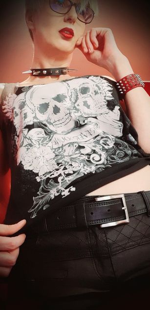 Model - The Erotic Priestess feet