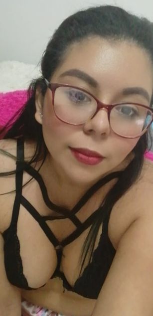 Model - Elaine dildo